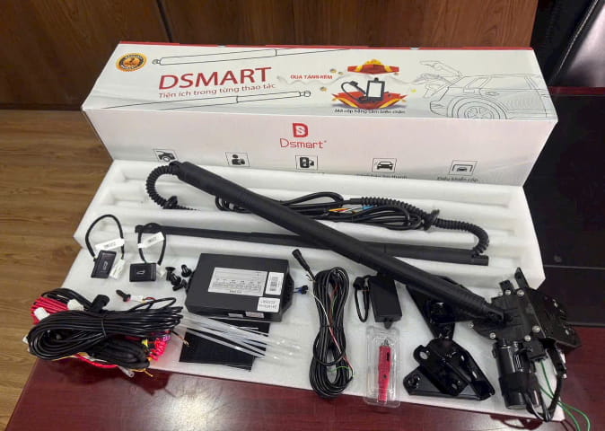 Xevaban.com ở 214 Giải Ph&oacute;ng l&agrave; đơn vị chuy&ecirc;n cung cấp&nbsp;đồ chơi &ocirc; t&ocirc;,&nbsp;phụ kiện &ocirc; t&ocirc;, đồ chơi Limo green, phụ kiện Limo green, xevaban,&nbsp;214 giải ph&oacute;ng, cốp điện th&ocirc;ng minh Limo green, mở cốp nhanh cho Limo green, Đ&oacute;ng mở cốp tự động Limo green